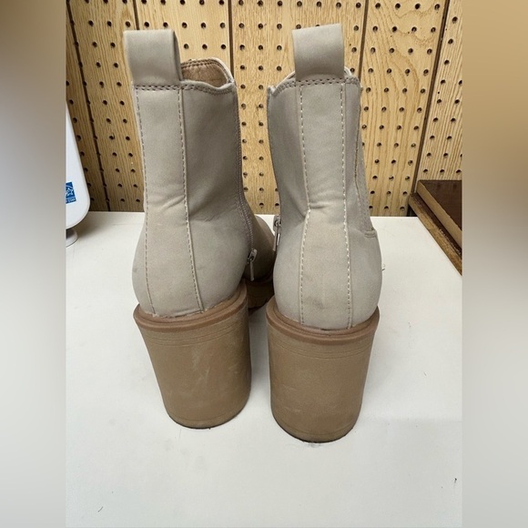 Dolce Vita Jetta Dune Heeled Ankle Boots - Picture 3 of 9